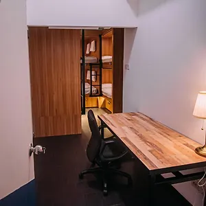  Hostel Bluewaters Pods 38 Hongkong St Singapore